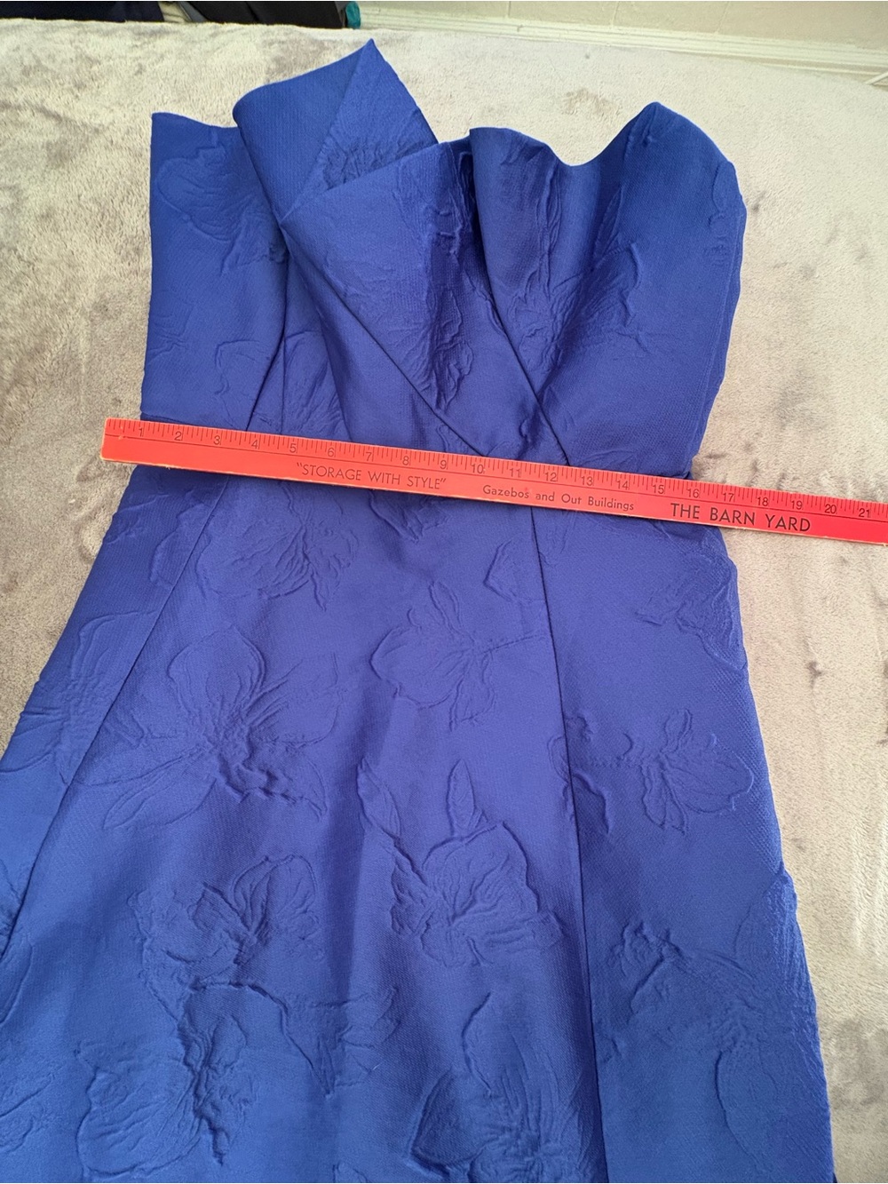 Monique Lhuillier Strapless Floral Jacquard Gown in Navy - Picture 4 of 9
